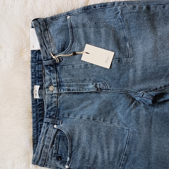 💥 Closet Closing Sale 💥 Kancan High Rise Flares Distressed Raw Hem - Picture 5 of 7